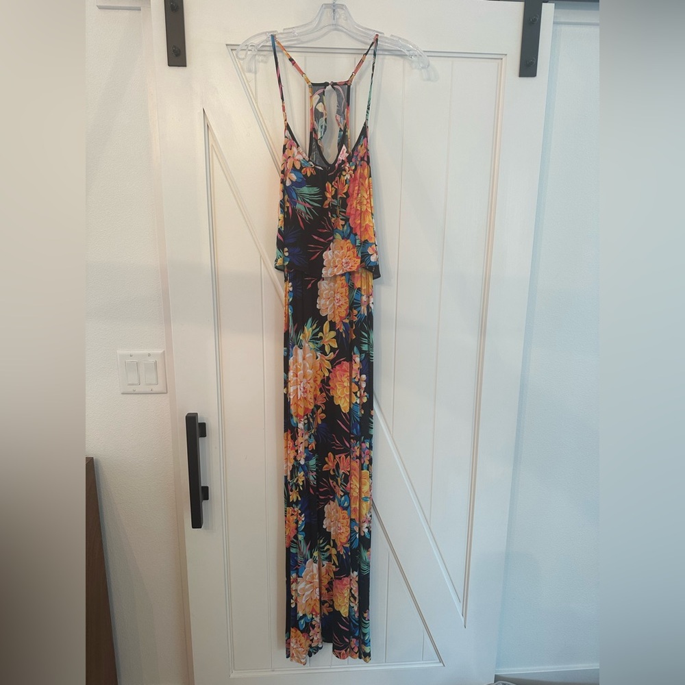 Hawaiian flower maxi dress with keyhole back detail.